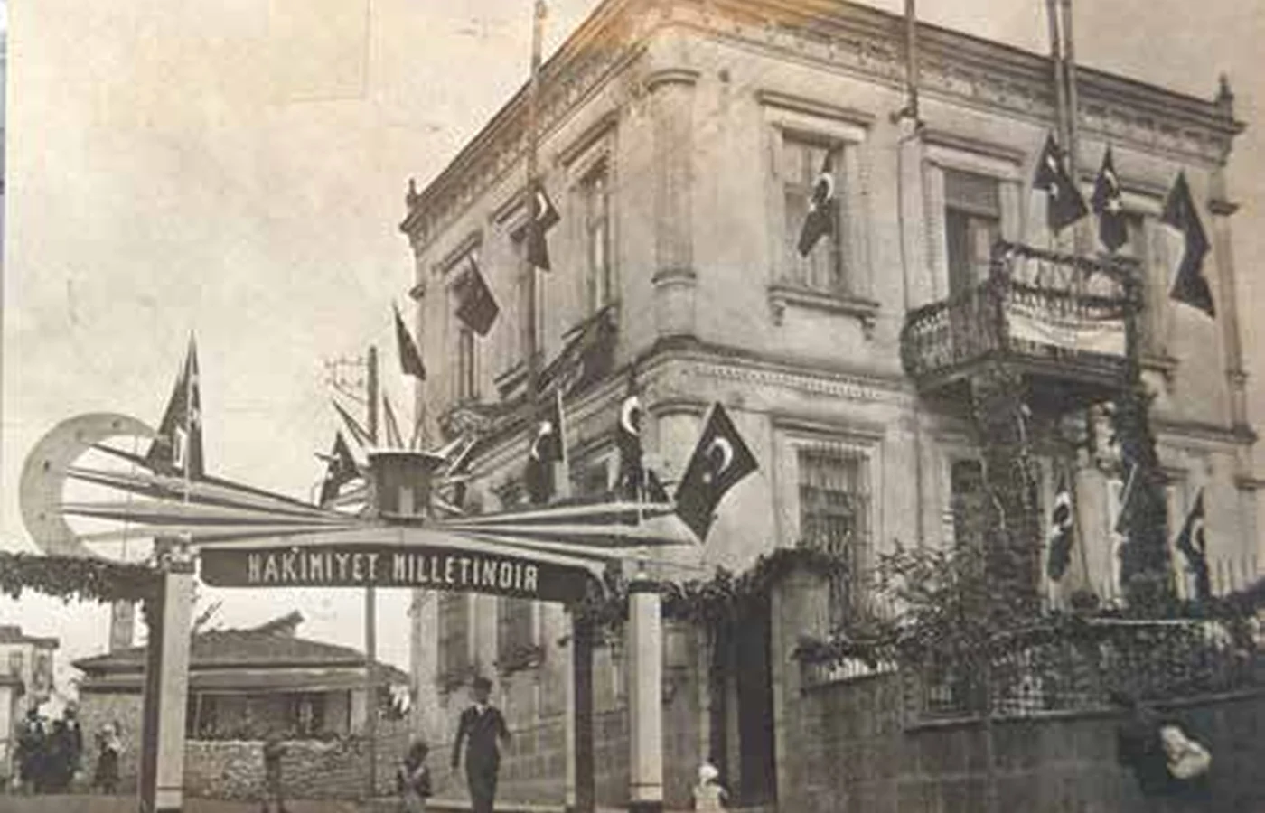 Kahraman Sağra Konağı ve Eski Vali Konağı